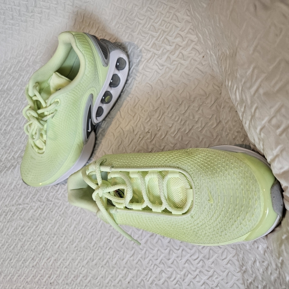 NIKE AIR MAX DN - Picture 4 of 6